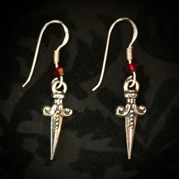 Mini Dagger Blood Red Swarovski Crystal earrings 925 - Picture 3 of 5